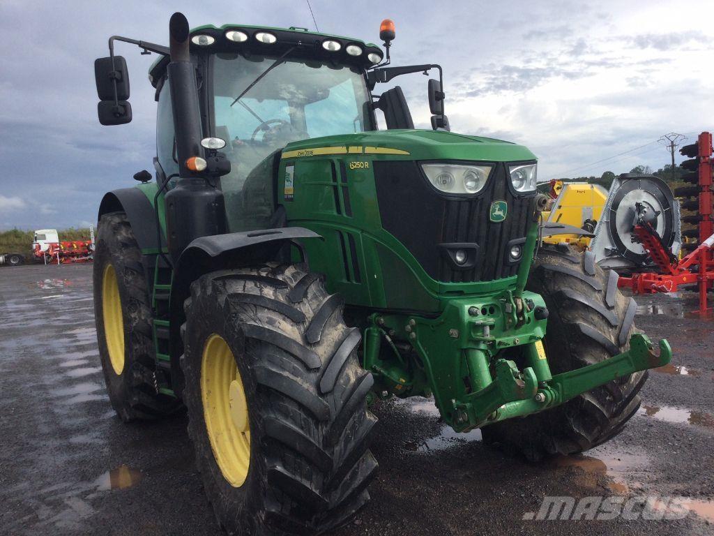 John Deere 6250R Tractoren