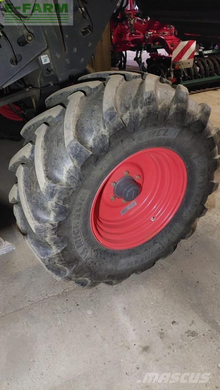 CLAAS tucano 430 Maaidorsmachines