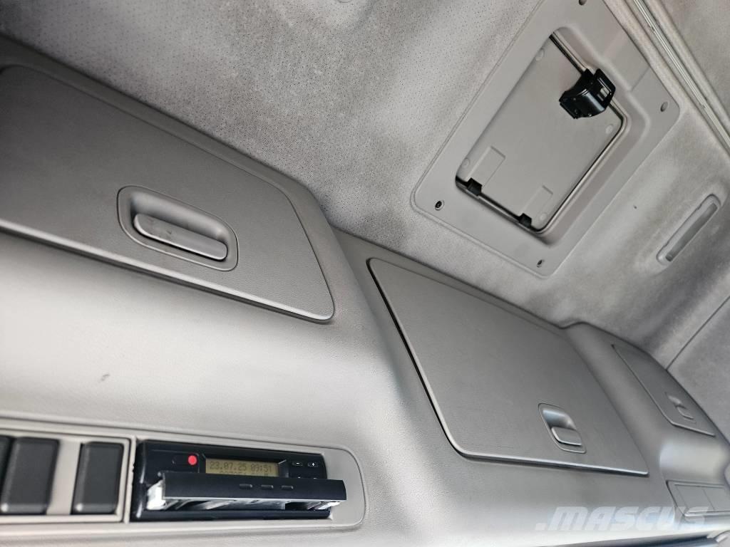 Volvo FH12 460 Vrachtwagen met containersysteem