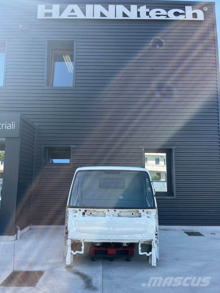 Mitsubishi S MODEL Cabine en interieur