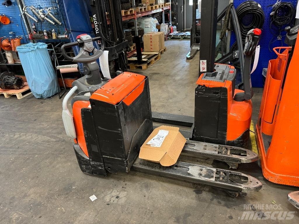 Toyota LPE200 Meerij pallettruck met platform