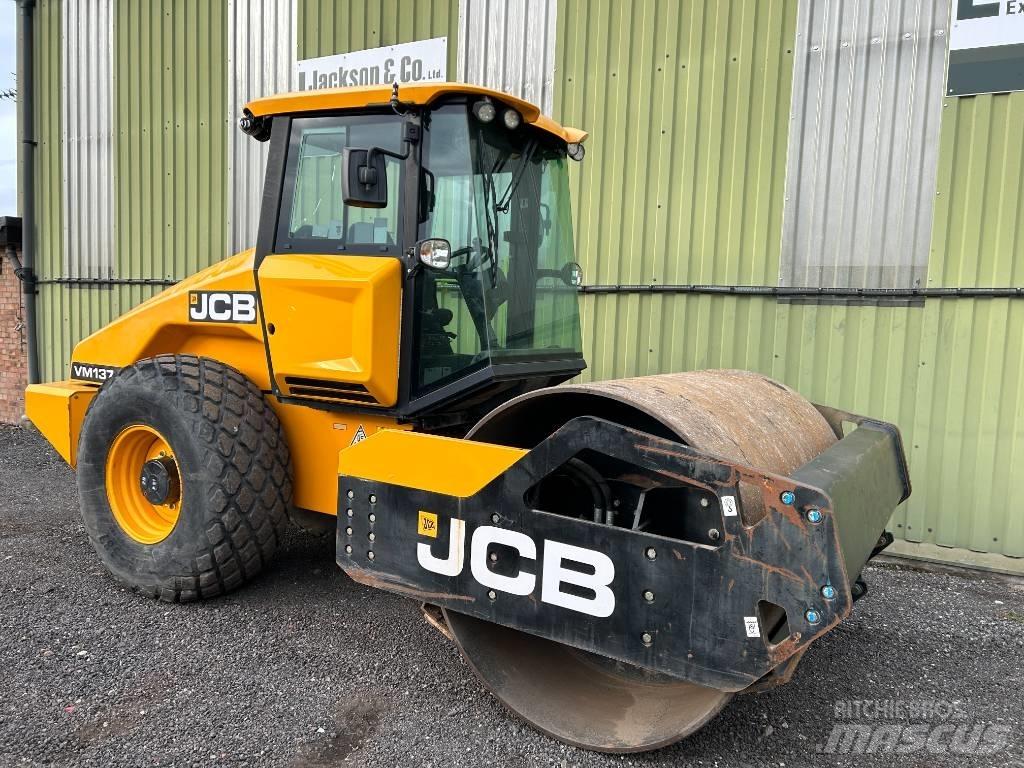 JCB VM 137 Trilrolwalsen