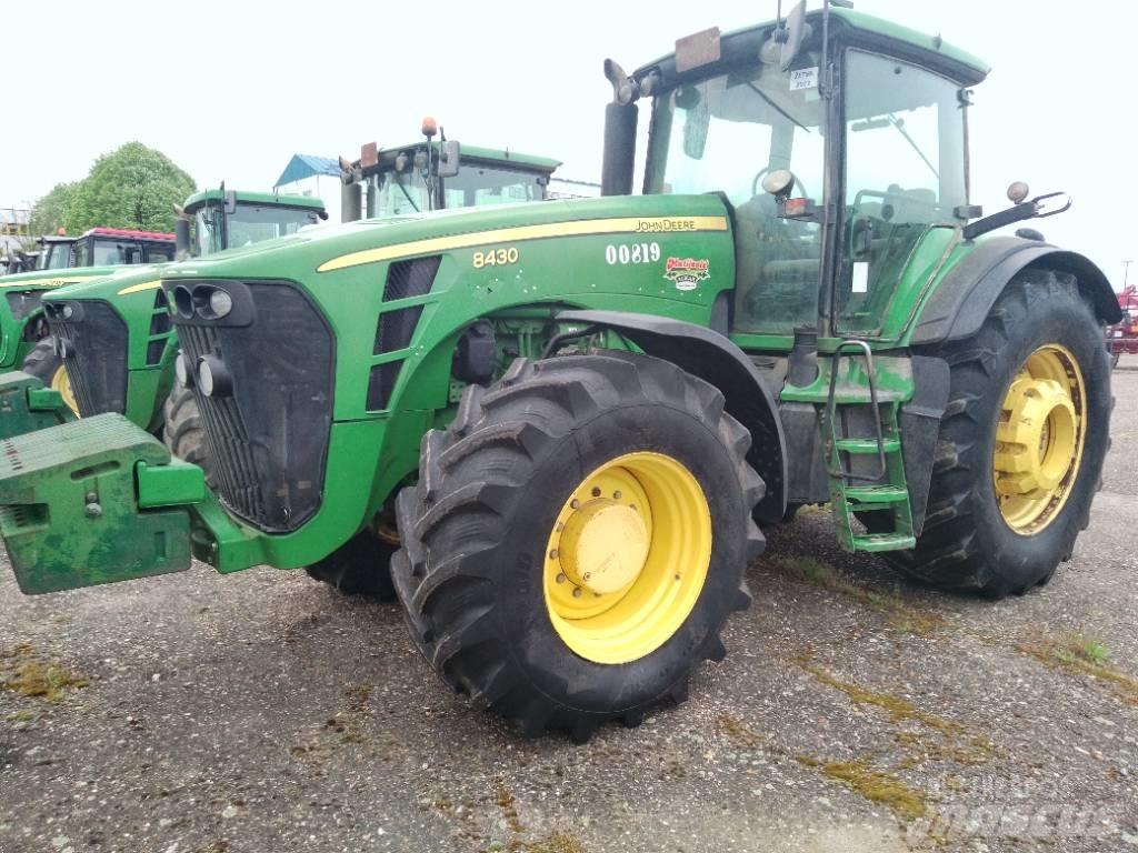 John Deere 8430 Tractoren