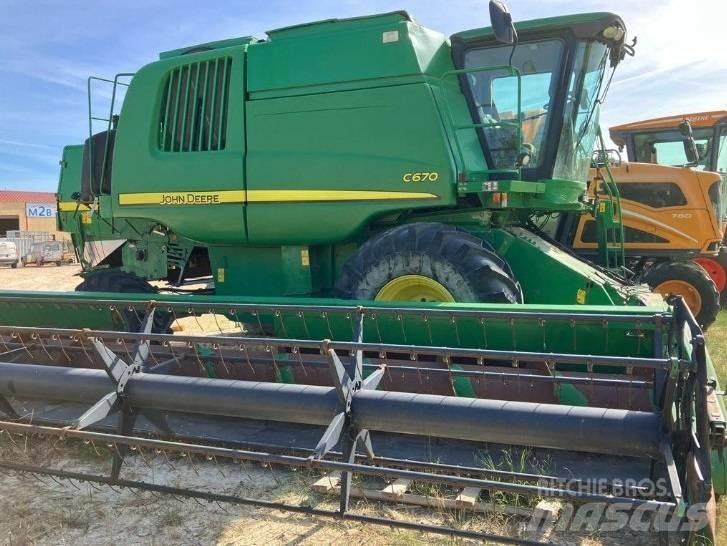 John Deere C 670 Maaidorsmachines