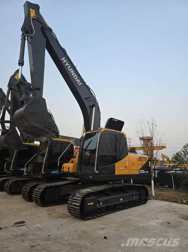 Hyundai R 220-9 S Rupsgraafmachines
