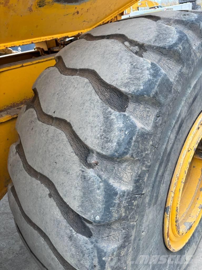 Volvo A 25 E Knik dumptrucks