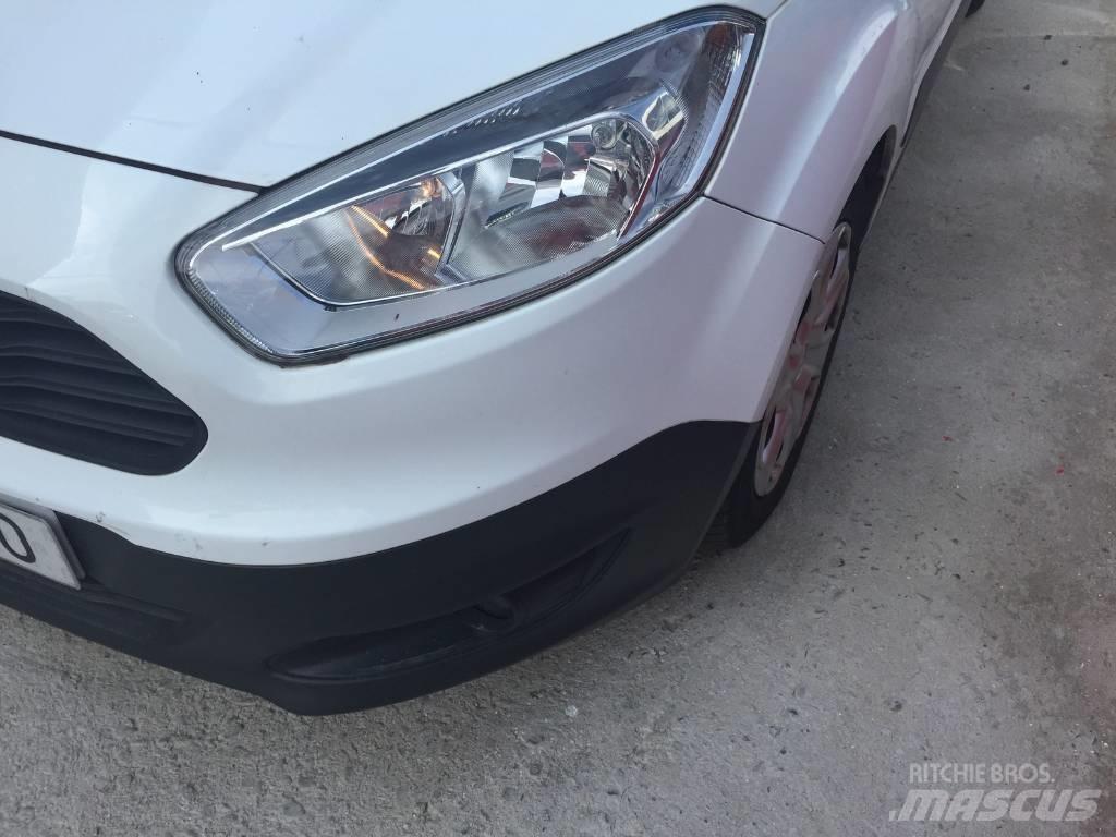 Ford Courier Gesloten opbouw