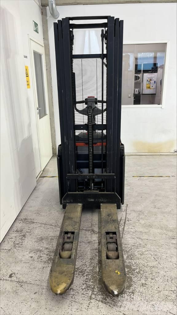 Toyota SWE 120 L Stapelaar meeloop