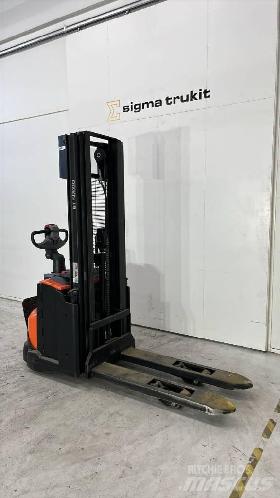 Toyota SWE 120 L Stapelaar meeloop
