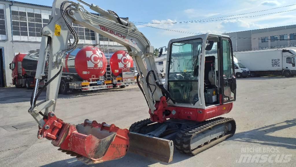 Takeuchi TB 240 Minigraafmachines < 7t