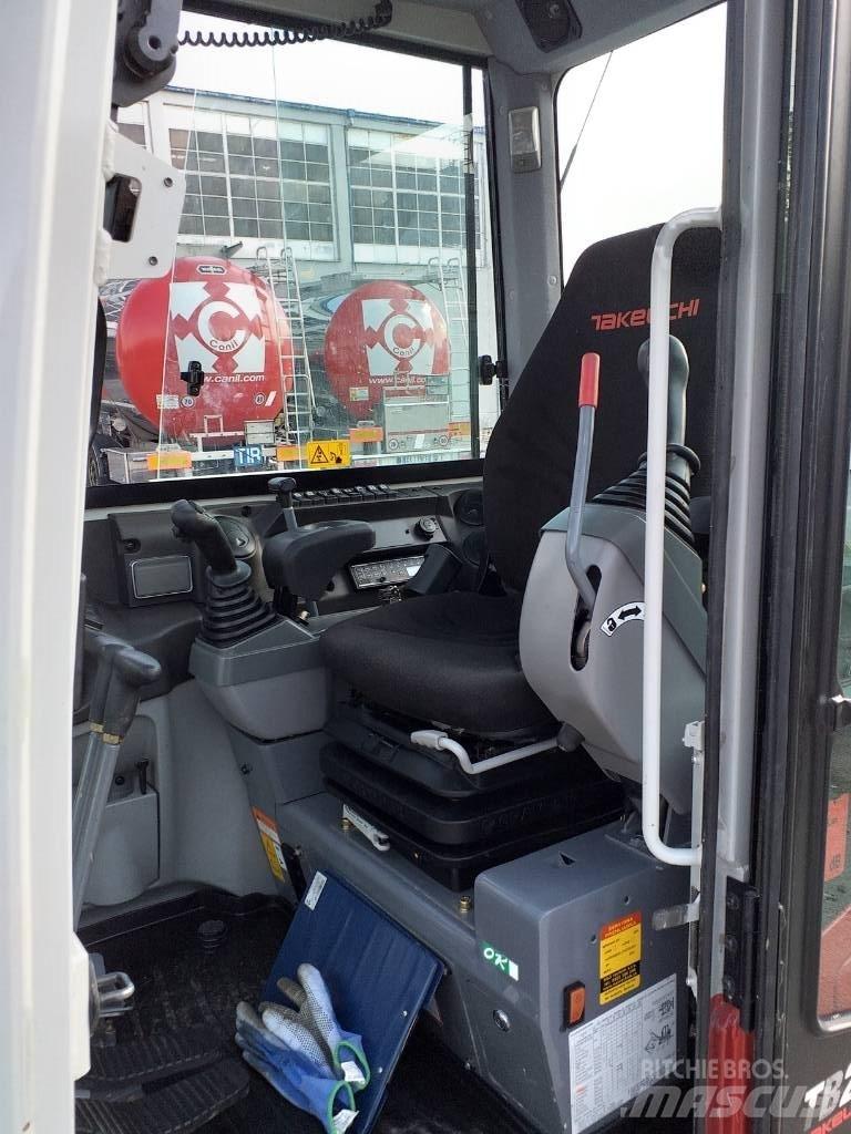 Takeuchi TB 240 Minigraafmachines < 7t