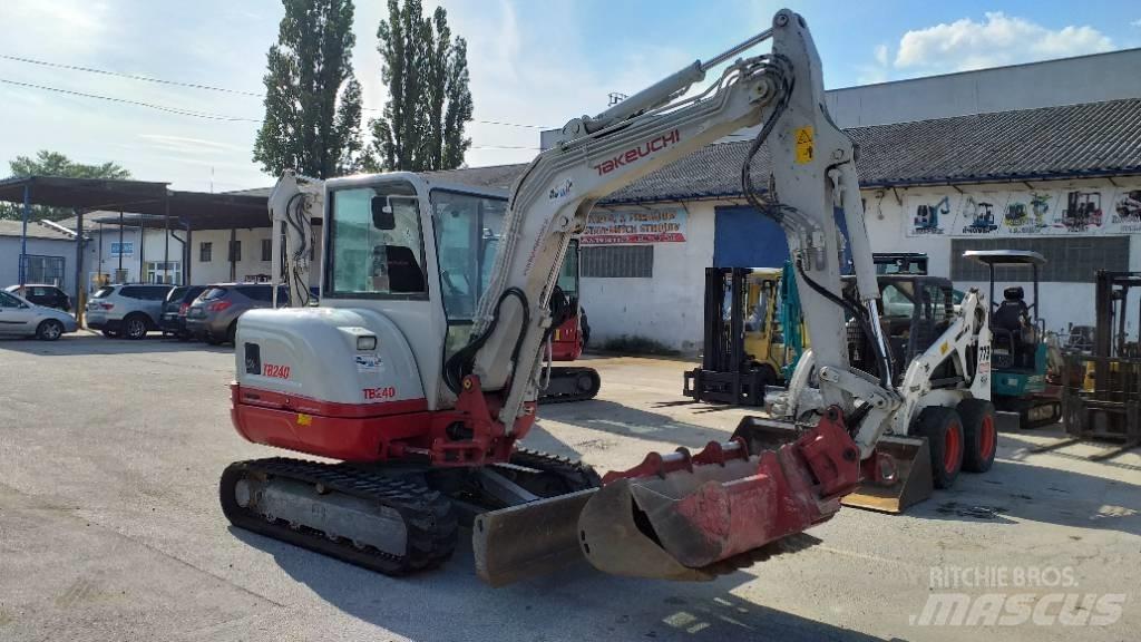 Takeuchi TB 240 Minigraafmachines < 7t