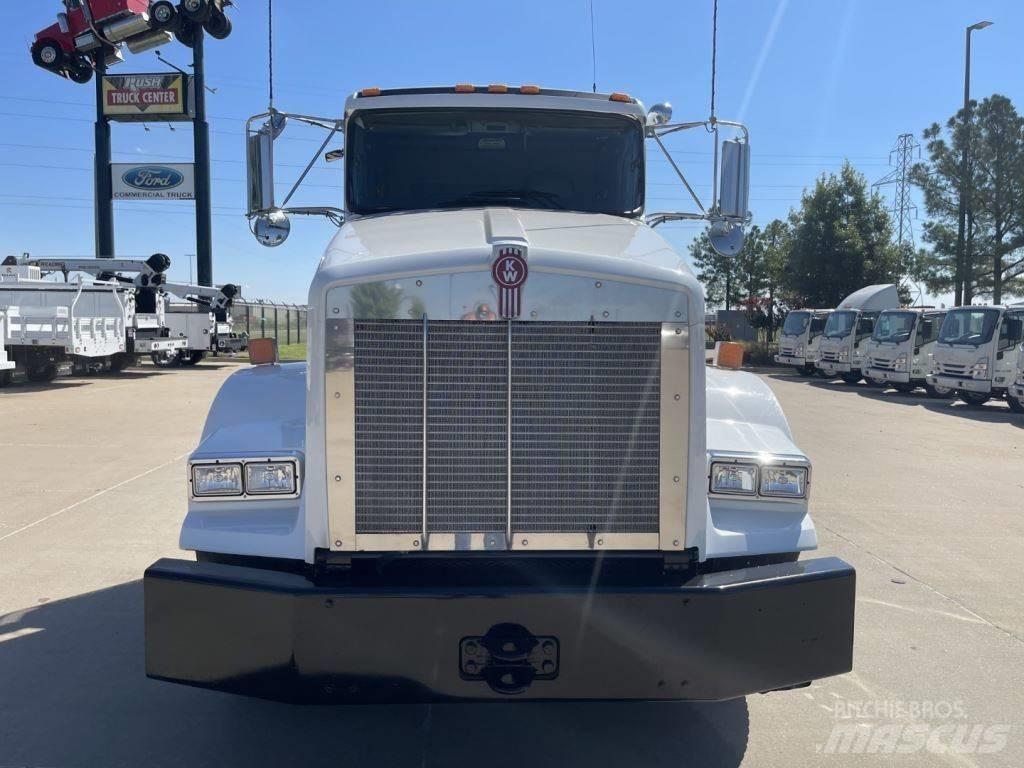 Kenworth T 800 Trekkers