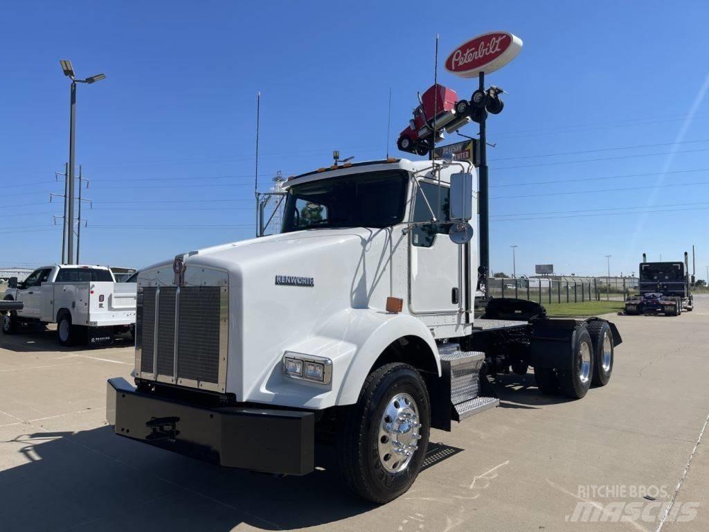 Kenworth T 800 Trekkers