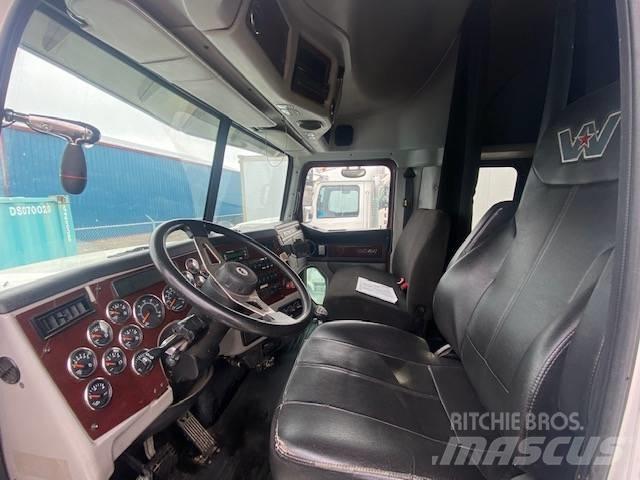Western Star 4900SB Trekkers