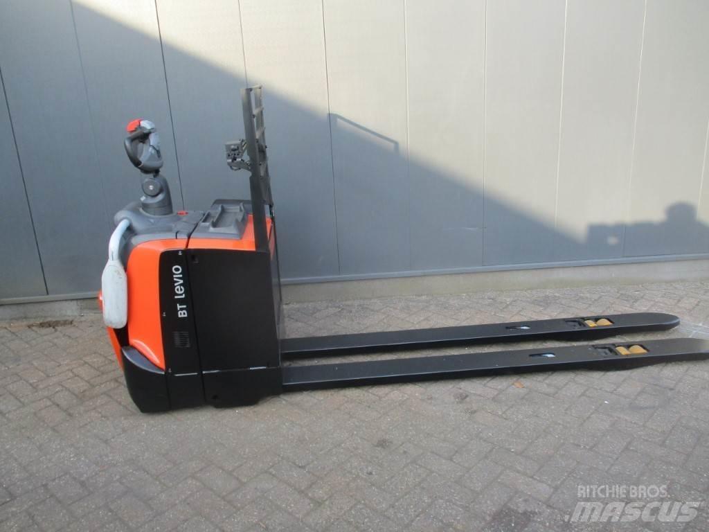 Toyota LPE 250 Meerij pallettruck met platform
