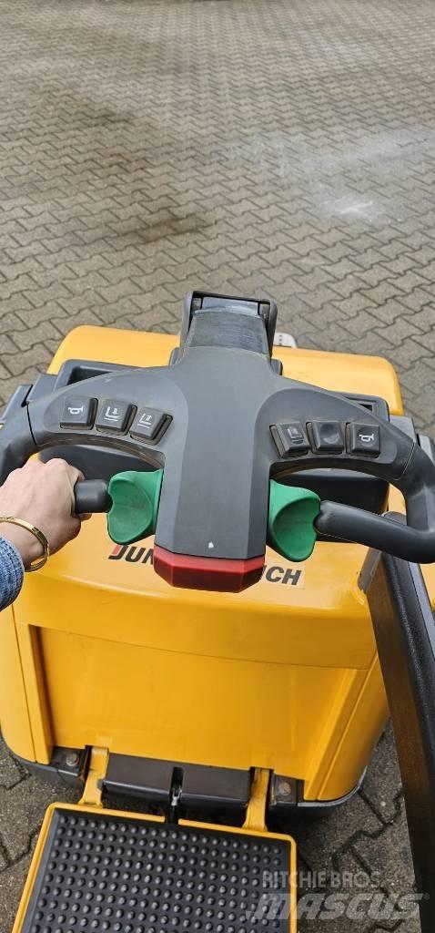 Jungheinrich ERE220 Electro-pallettrucks