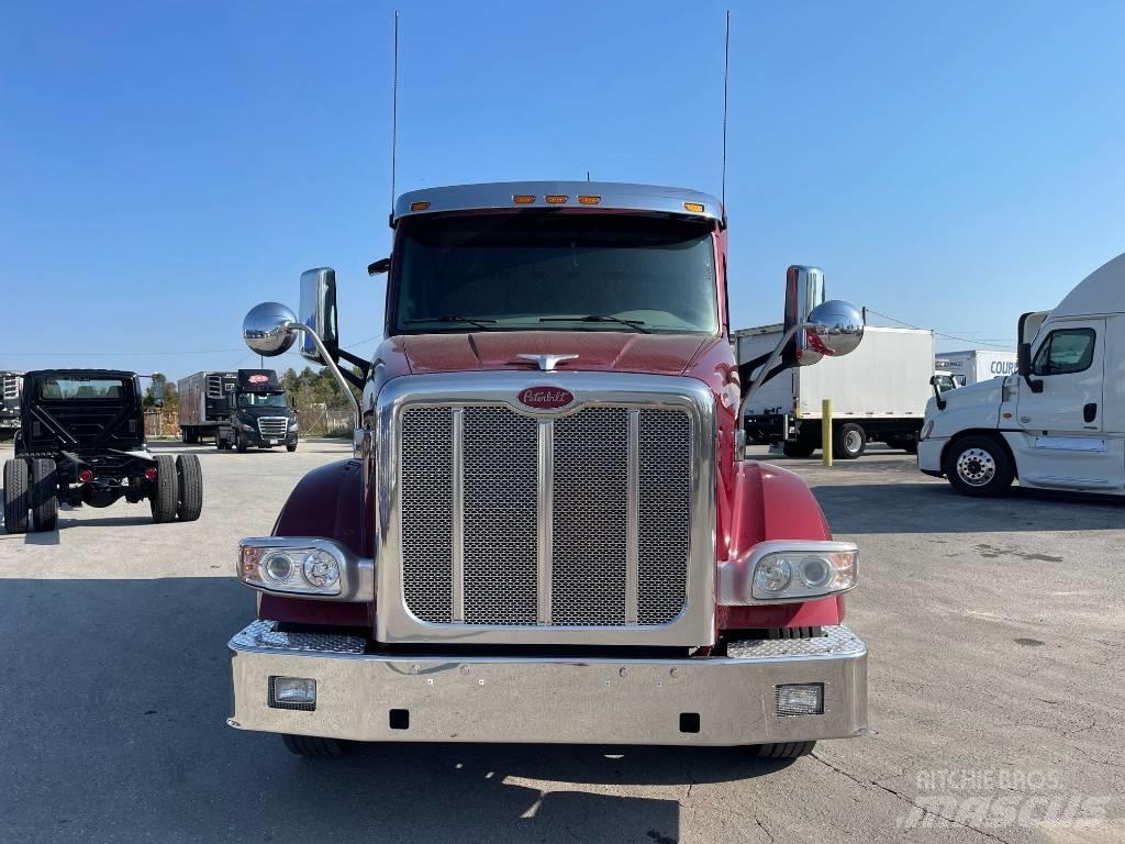 Peterbilt 567 Trekkers