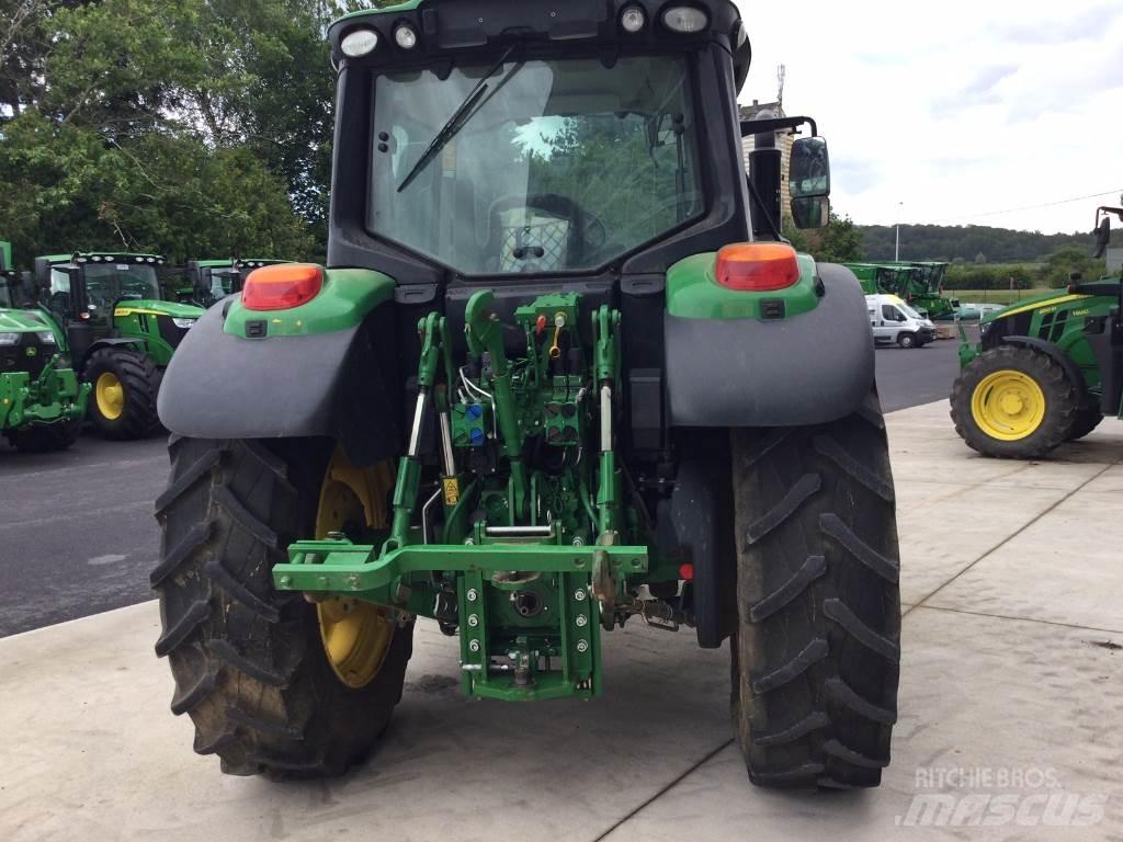 John Deere 6120M Tractoren