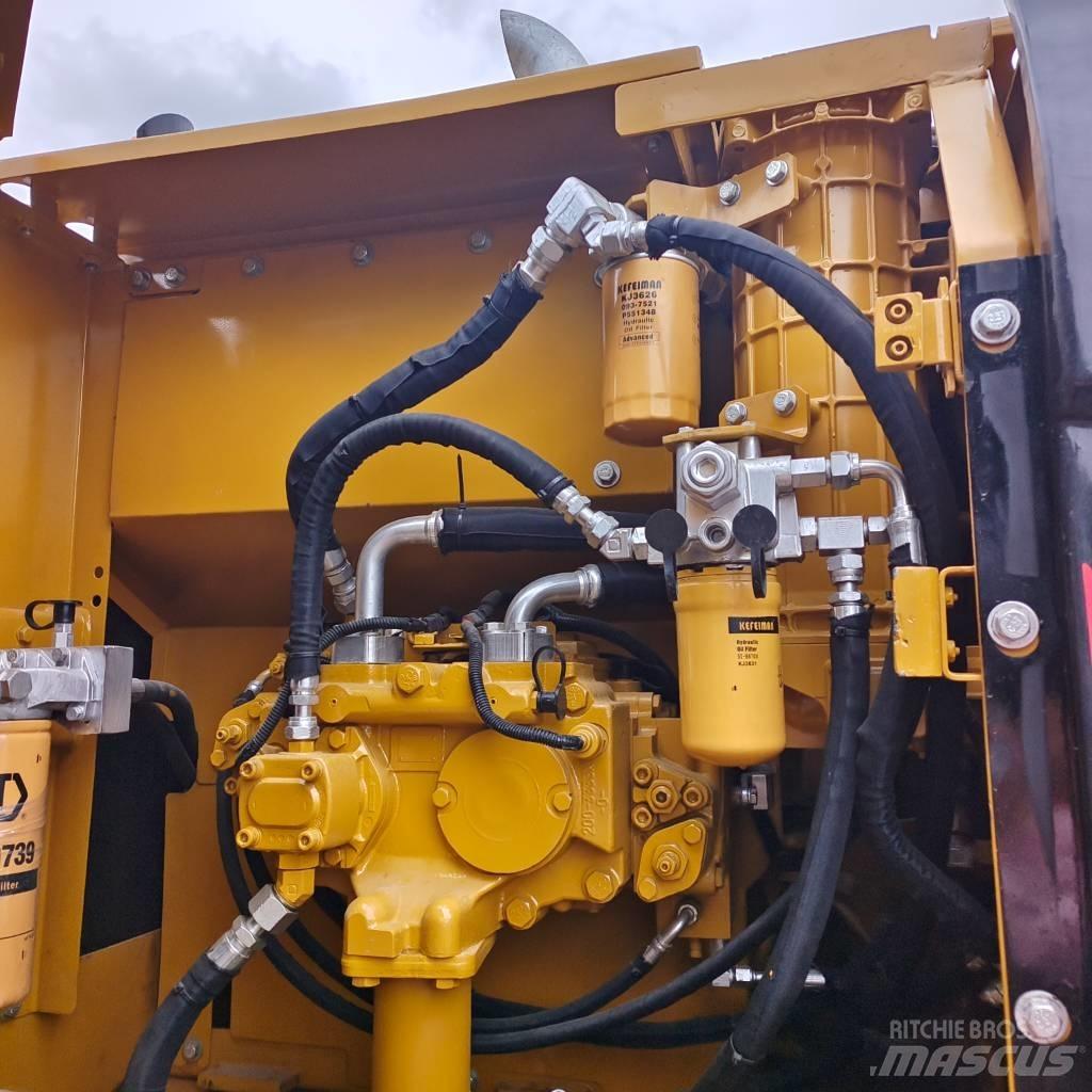 CAT 320 D Rupsgraafmachines