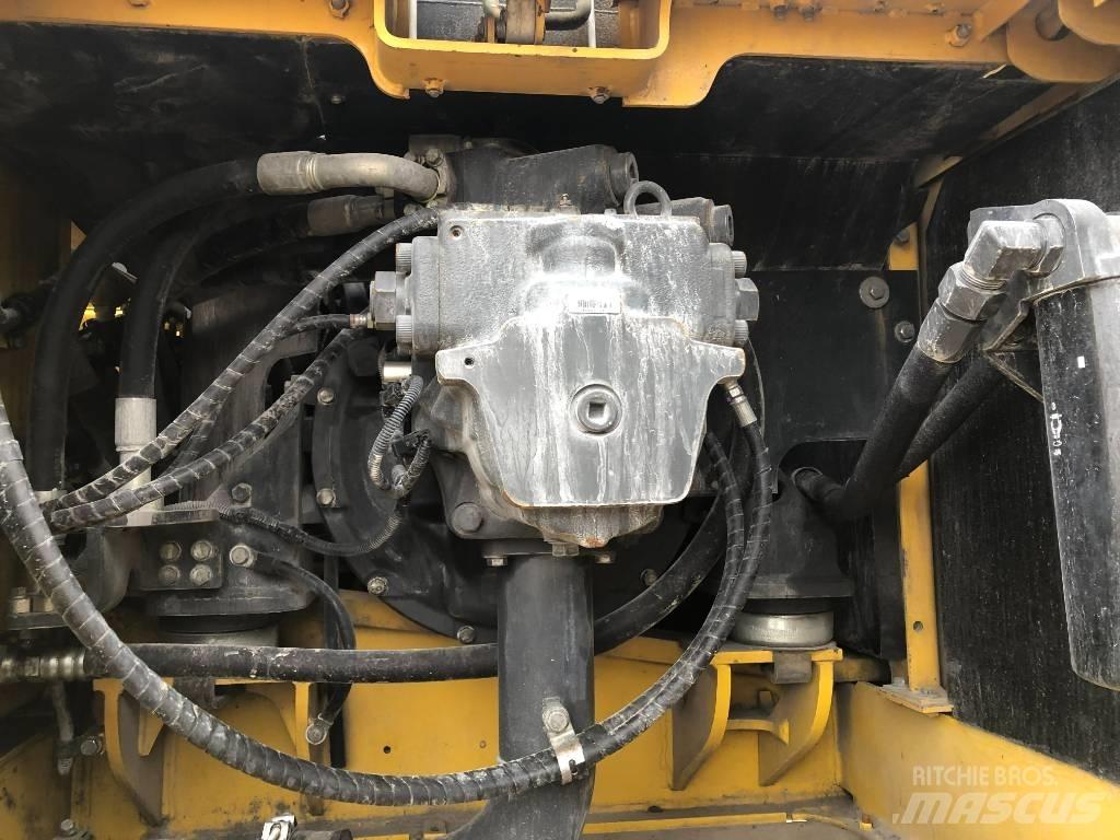 Komatsu 300 -7 Rupsgraafmachines