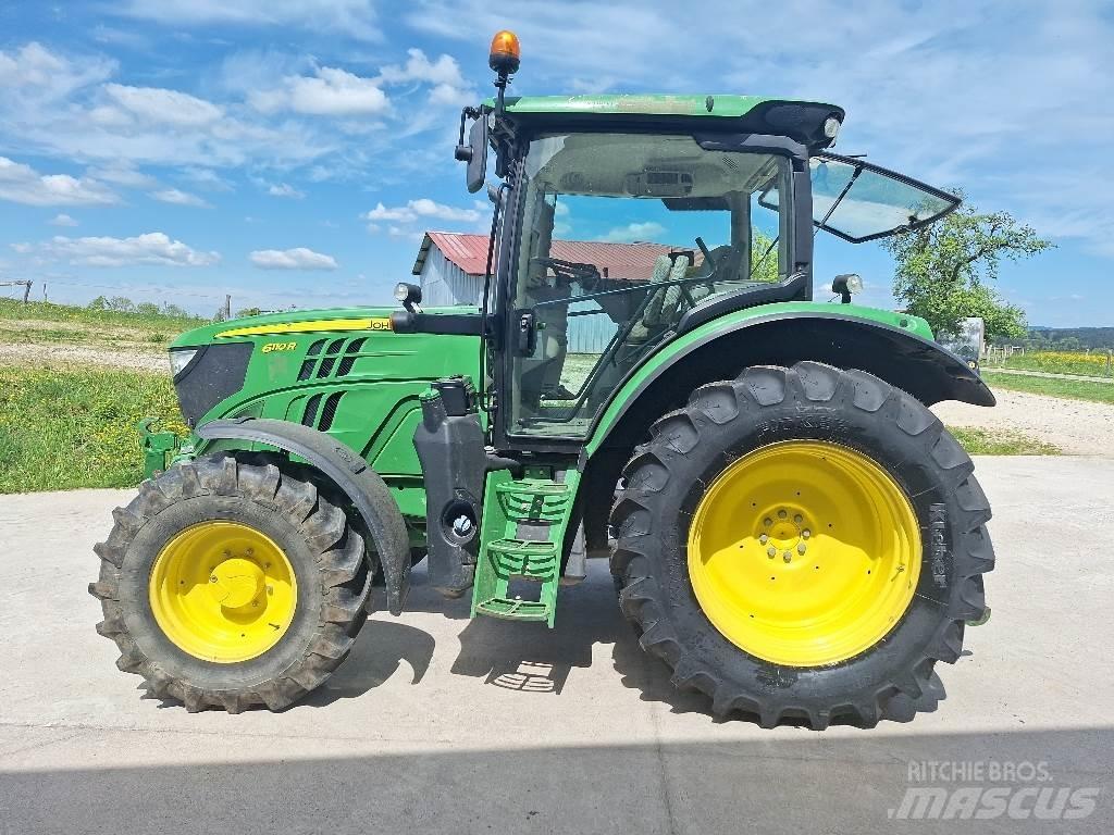 John Deere 6110R Tractoren