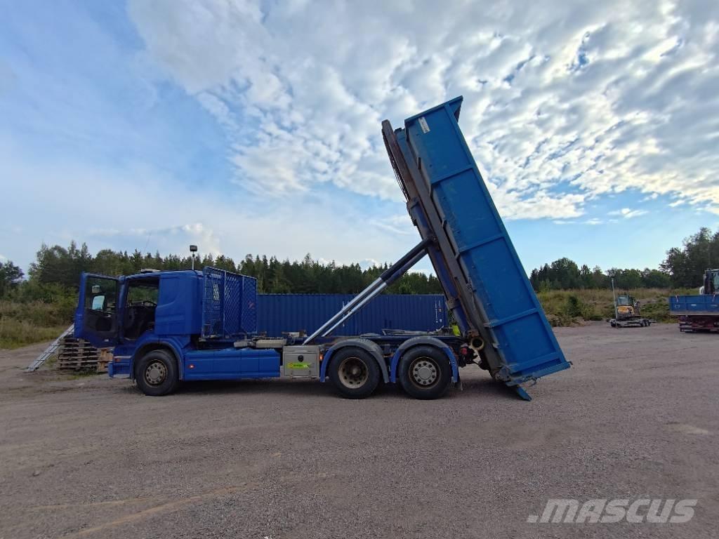 Scania P 400 Vrachtwagen met containersysteem