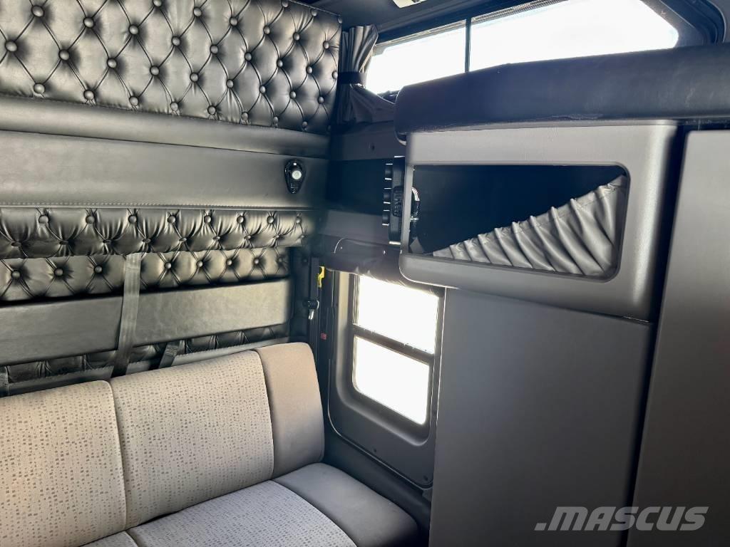 Kenworth W 900 Trekkers