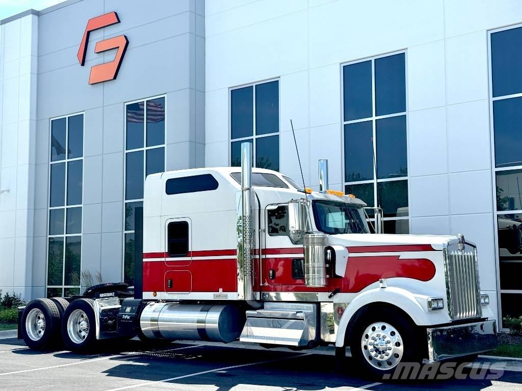 Kenworth W 900 Trekkers