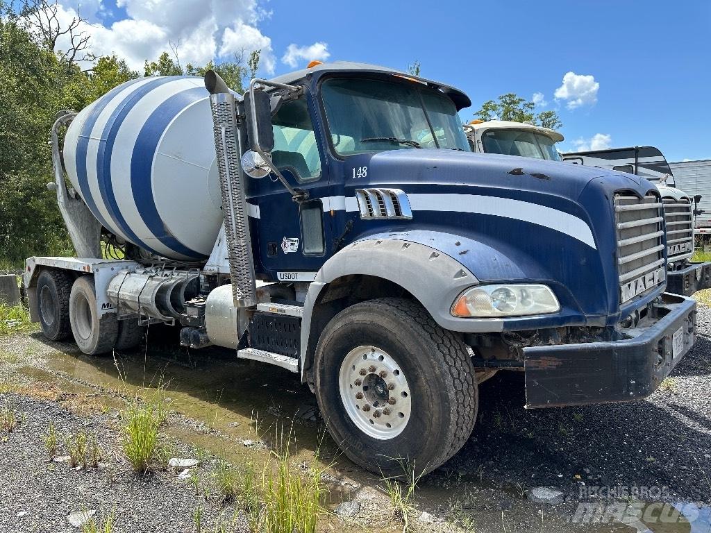 Mack GU 800 Anders