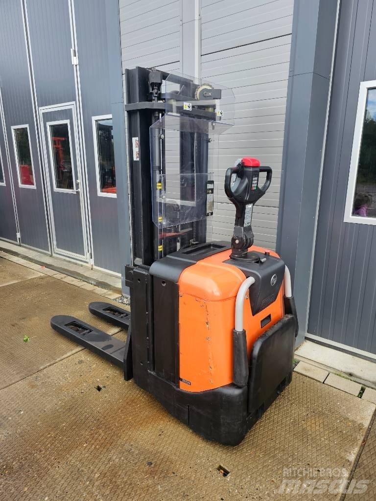 BT SPE 125 L 4150mm Stapelaar meeloop