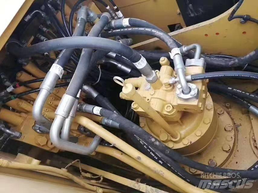 CAT 320 D Rupsgraafmachines