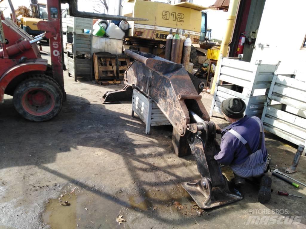 CAT M 318 Chassis en ophanging