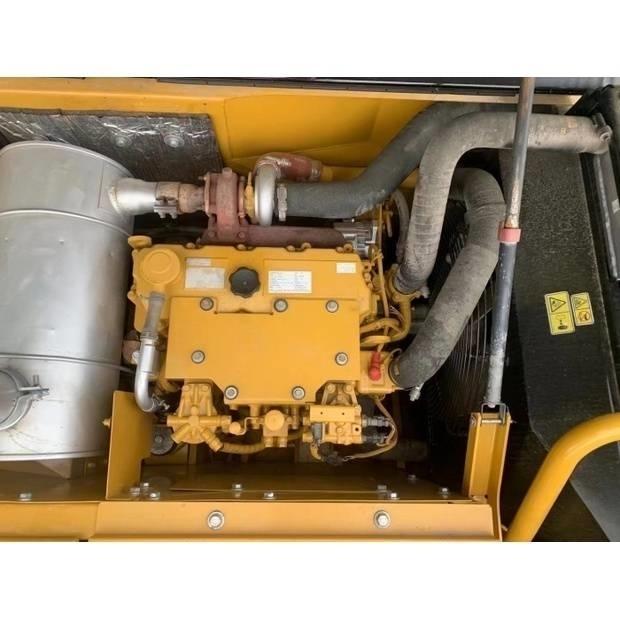 CAT 318d2 Rupsgraafmachines