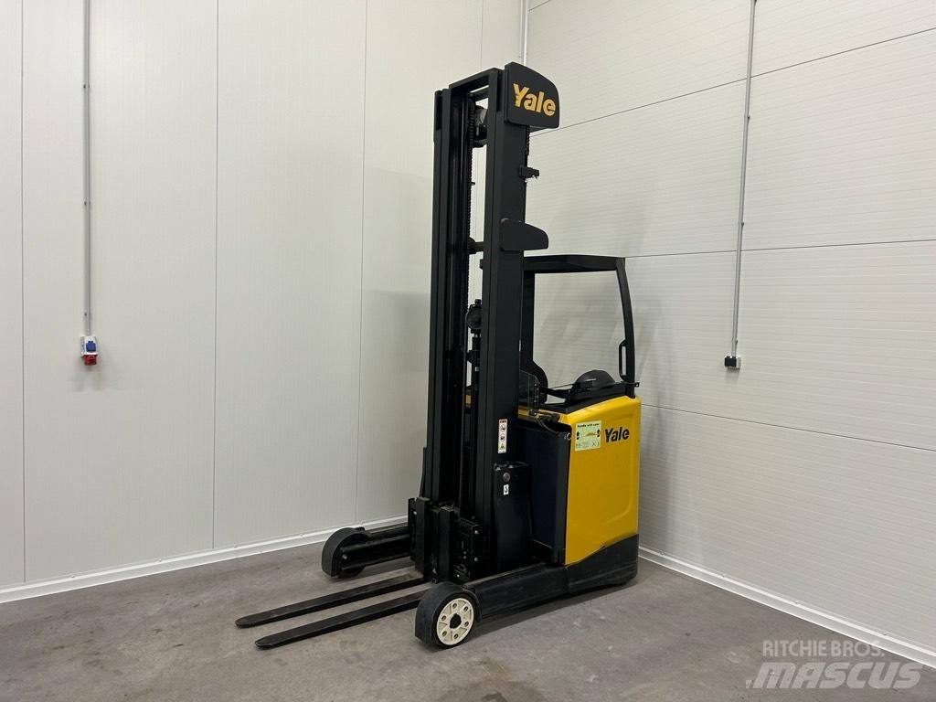 Yale MR 14 Reachtruck voor hoog niveau