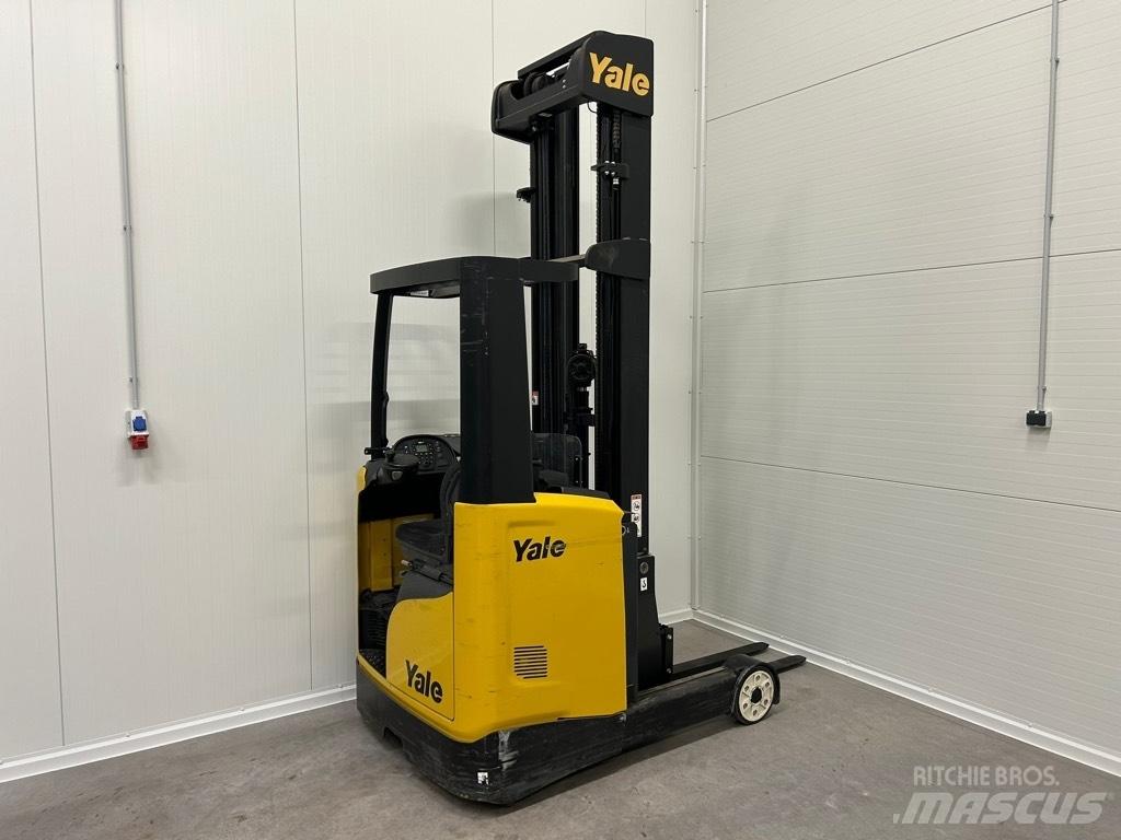 Yale MR 14 Reachtruck voor hoog niveau