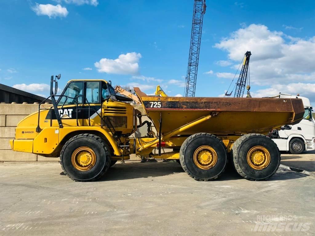 CAT 725 Knik dumptrucks