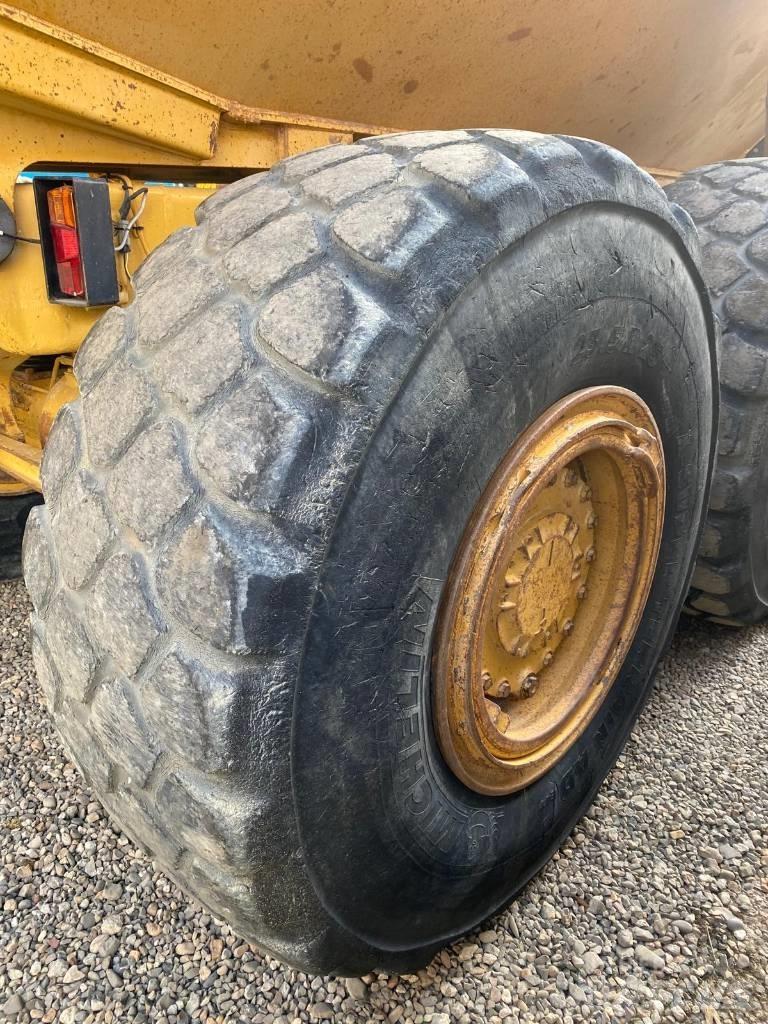 CAT 725 Knik dumptrucks