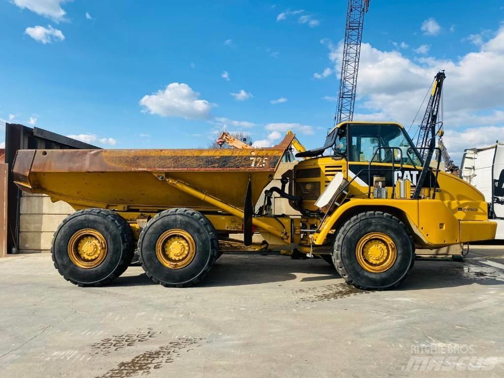 CAT 725 Knik dumptrucks