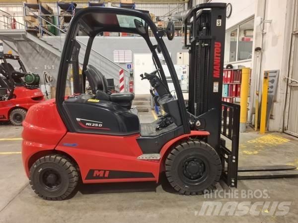 Manitou MI25D Vorkheftruck voor zwaar terrein