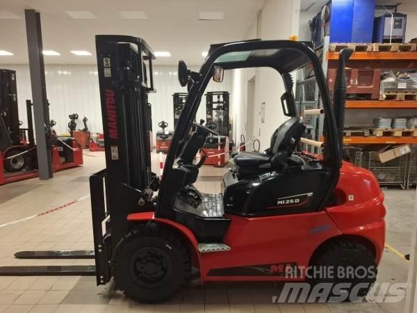 Manitou MI25D Vorkheftruck voor zwaar terrein