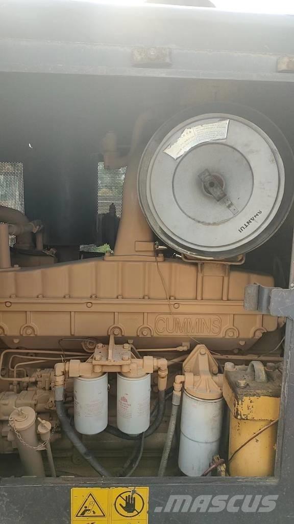 Shantui SD 32 Rupsdozers