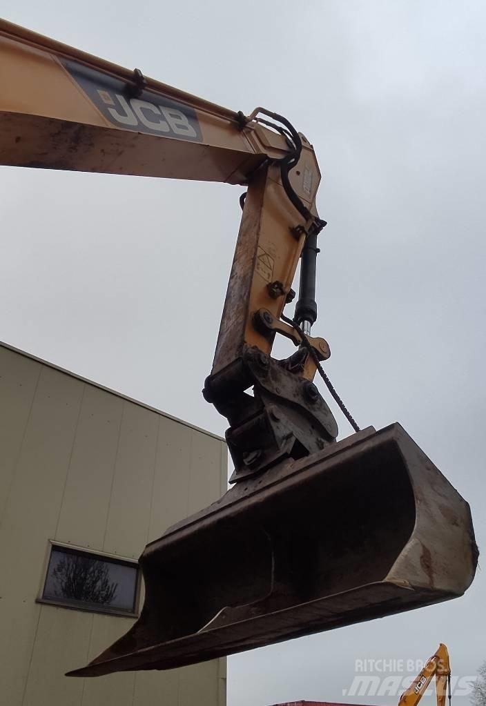 JCB JS 220 LC Rupsgraafmachines