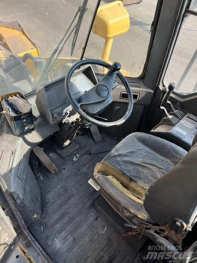 Komatsu WA 470 Wielladers