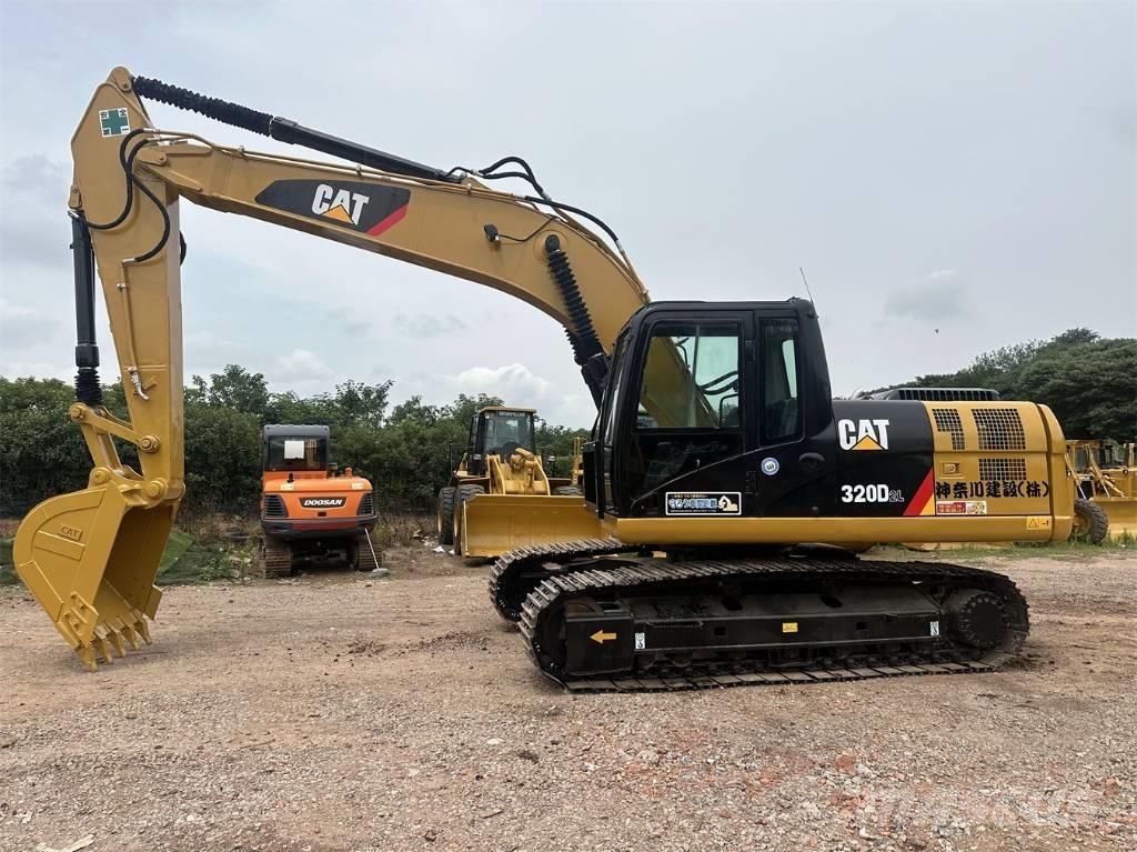 CAT 320D2L Rupsgraafmachines