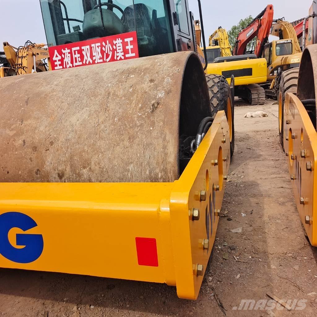 XCMG XS 143J Rupsgraafmachines