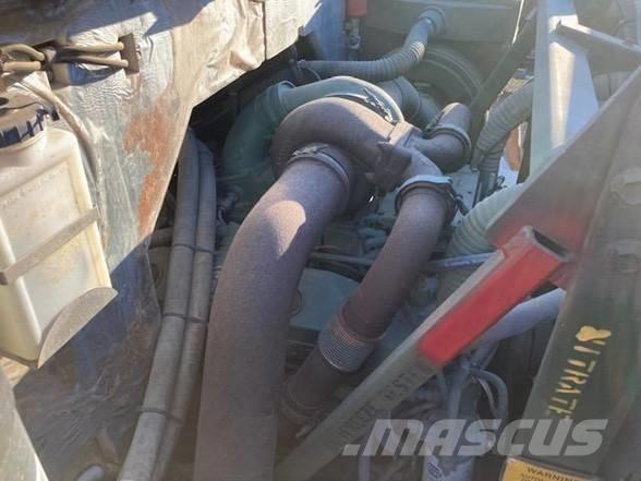 Oshkosh M1070 Trekkers