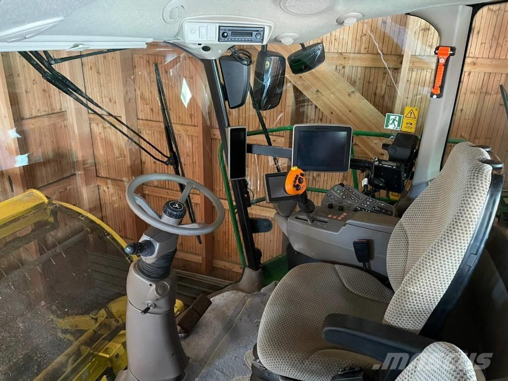 John Deere 8300 Zelfrijdende veldhakselaars