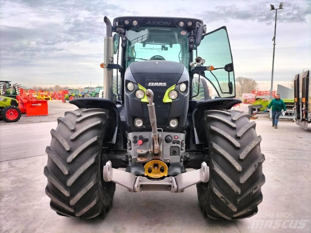 CLAAS Axion 810 Tractoren
