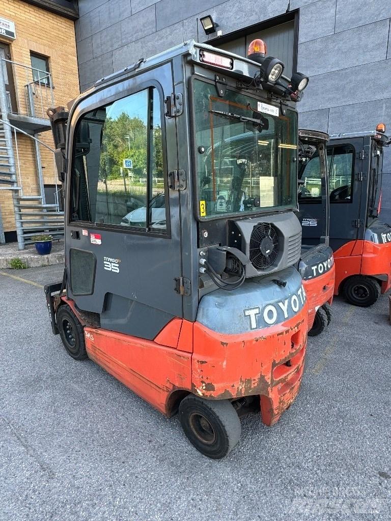 Toyota 8FBMT35 Stapelaar meeloop